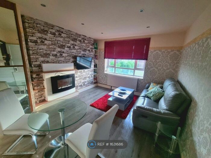 1 Bedroom Flat To Rent In Durban House, London, W12