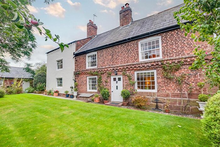 4 Bedroom Link Detached House For Sale In The Village, Burton, Cheshire, CH64