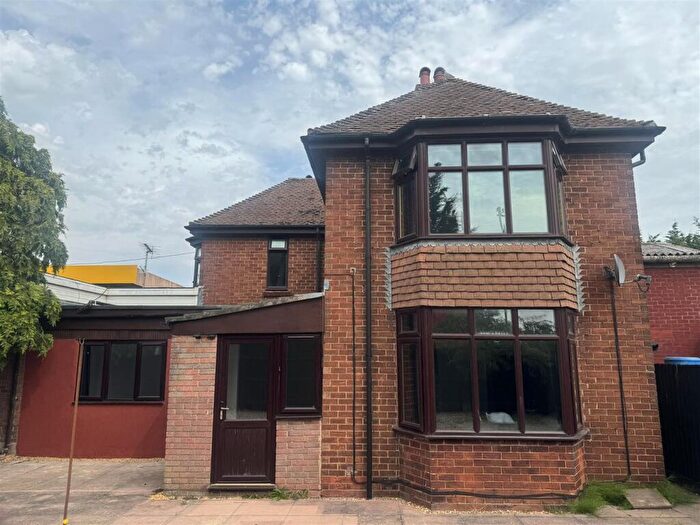 6 Bedroom Detached House For Sale In Peterborough Road, Crowland, Peterborough, PE6