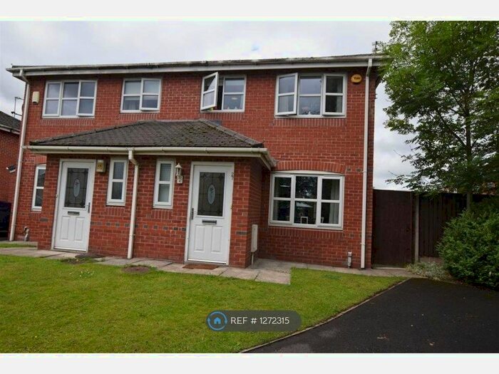 3 Bedroom Semi-Detached House To Rent In Traynor Close, Middleton, Manchester M24