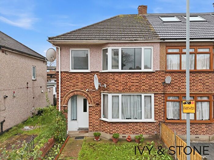 3 Bedroom Semi Detached House For Sale In Emerald Gardens, Dagenham, Greater London, RM8