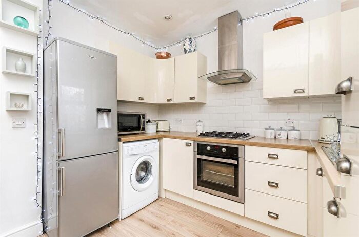 2 Bedroom House To Rent In Queens Road, Southampton, SO15