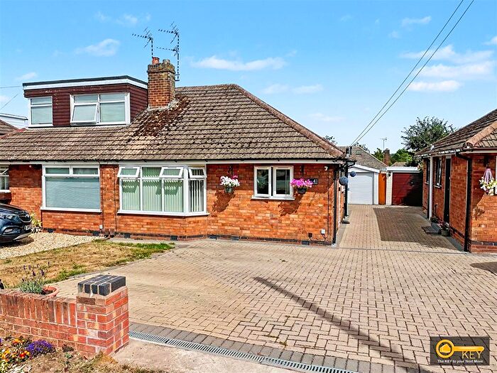 2 Bedroom Semi-Detached Bungalow For Sale In Nuneaton Road, Bulkington, Bedworth, CV12
