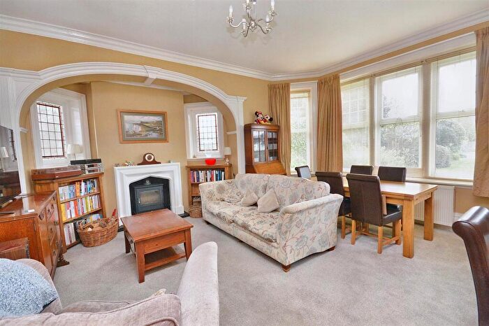 2 Bedroom Flat For Sale In Dittons Road, Eastbourne, BN21