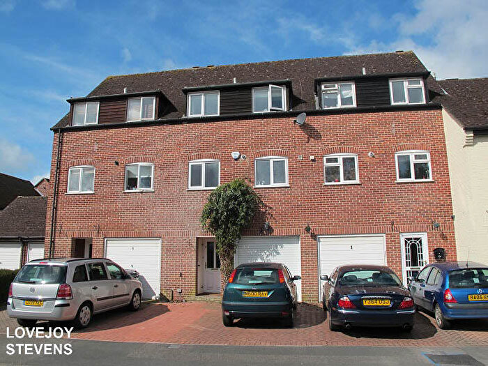 3 Bedroom Town House To Rent In Crawford Place, Newbury, RG14