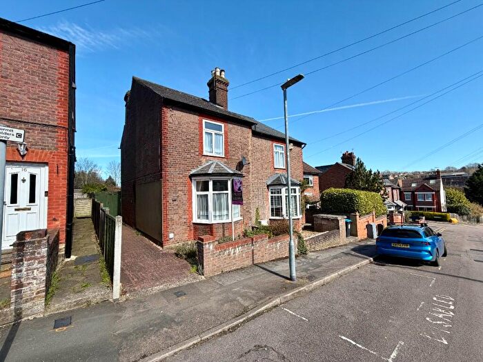 3 Bedroom Semi-Detached House For Sale In Cemetery Hill, Boxmoor, Hemel Hempstead, Hertfordshire, HP1