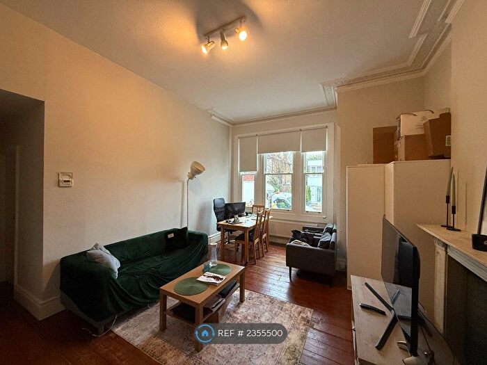 1 Bedroom Flat To Rent In Montserrat Road, Putney, SW15