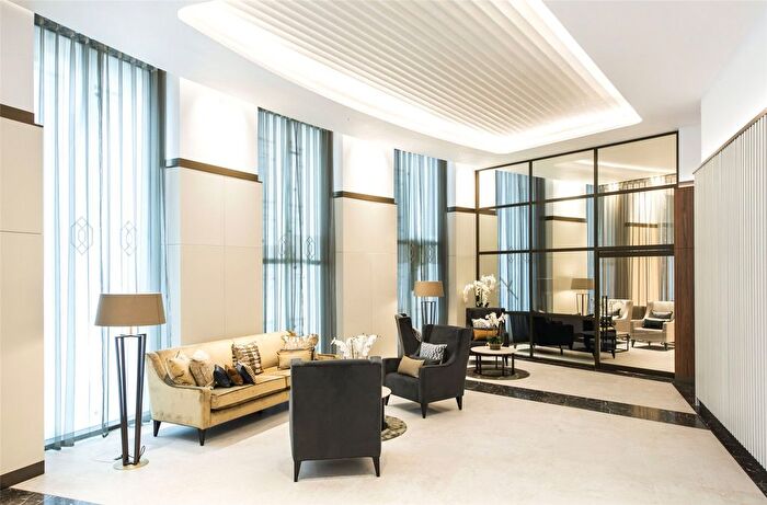 2 Bedroom Flat To Rent In Edgware Road, Marylebone, London, W2