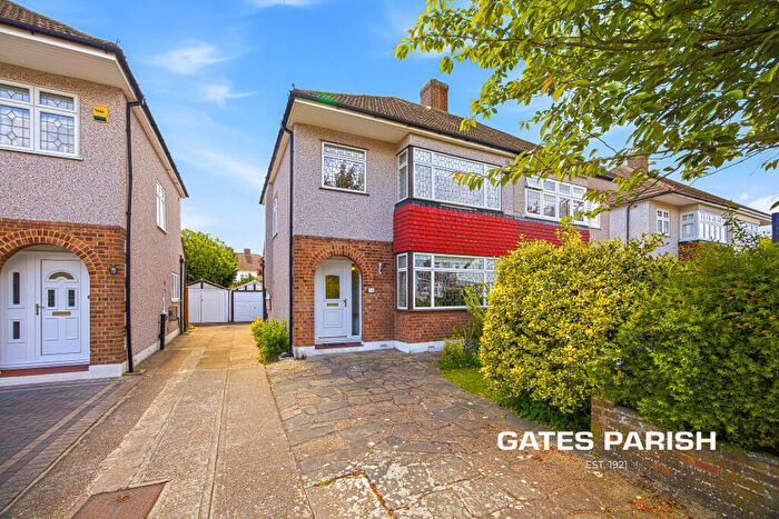 3 Bedroom Semi-Detached House For Sale In Fleet Avenue, Upminster, Cranham, RM14