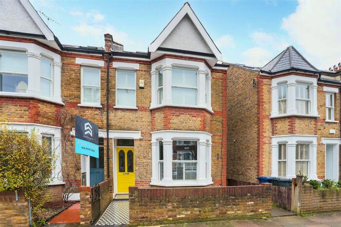 4 Bedroom Semi-Detached House To Rent In Grove Avenue, London, W7
