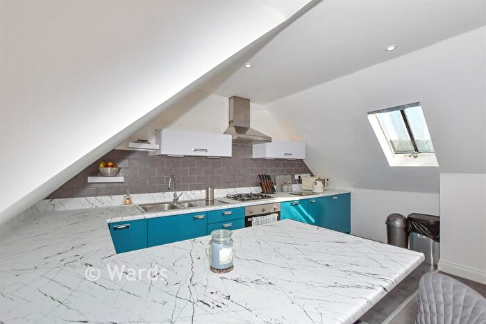 2 Bedroom Duplex For Sale In Queens Courtyard, Dover, Kent, CT17