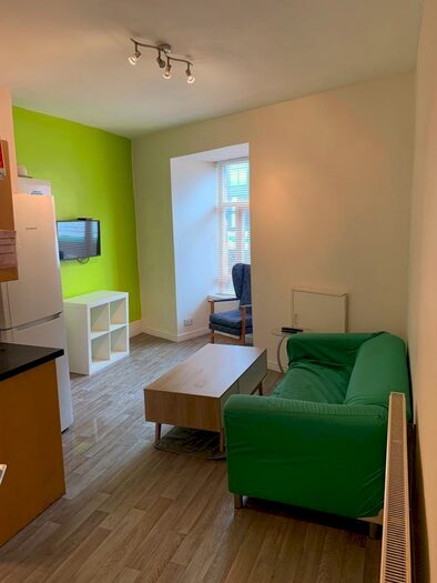 4 Bedroom Apartment To Rent In Wilmslow Road, Manchester, M14