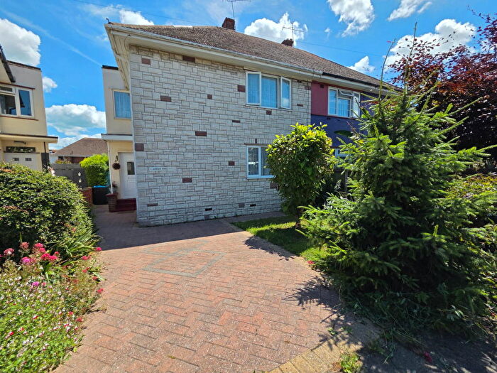 3 Bedroom Semi-Detached House For Sale In Dunedin Road, Ramsgate, CT12