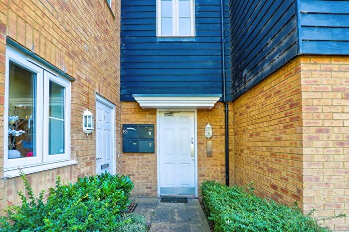 2 Bedroom Flat For Sale In Searchlight Heights, Chattenden, Rochester, Kent, ME3