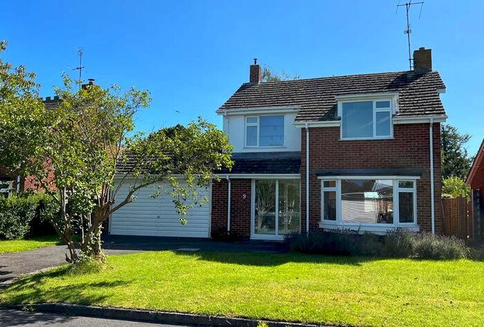 4 Bedroom Detached House For Sale In Abbots Court Drive, Tewkesbury, Gloucestershire, GL20