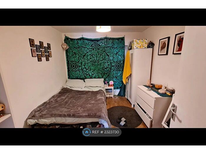 3 Bedroom Flat To Rent In St. Mary Road, London, E17