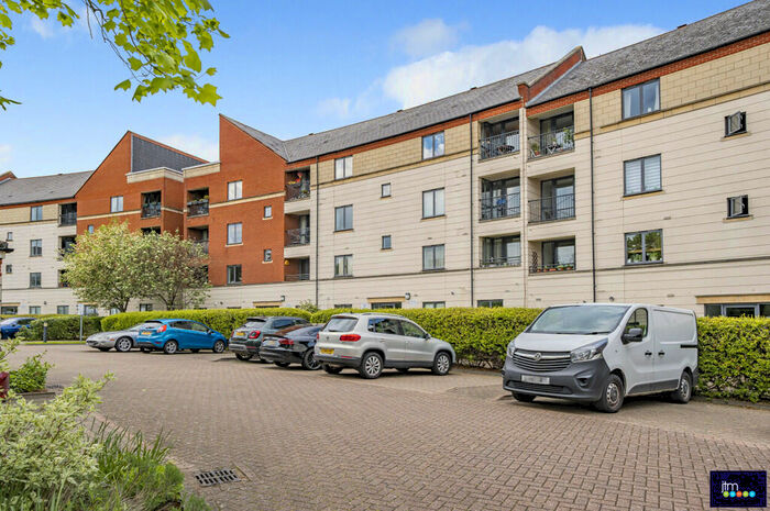 2 Bedroom Apartment To Rent In Manor Gardens, N7