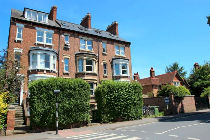 House To Rent In Iffley Third Floor Front Oxford, OX4