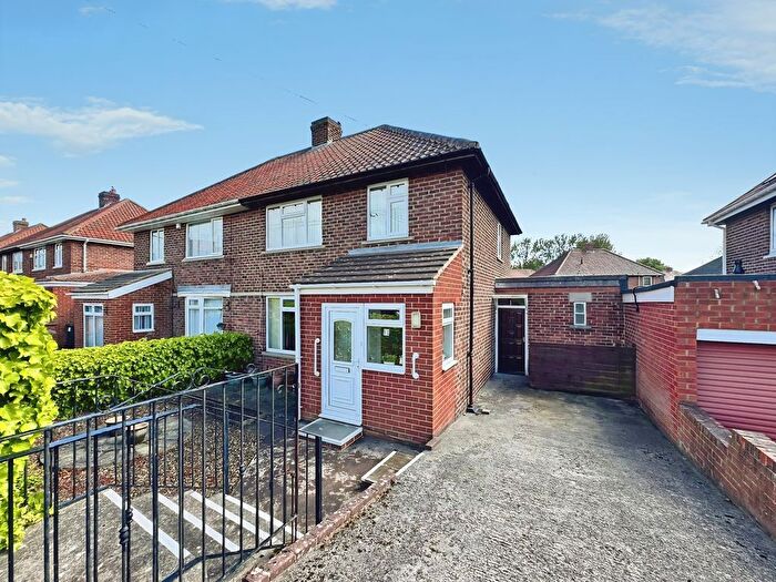 3 Bedroom Semi Detached House For Sale In Park View, Blaydon-On-Tyne, NE21