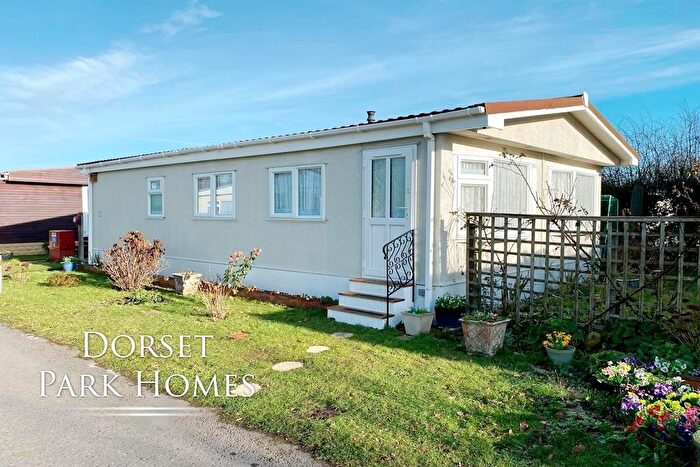 2 Bedroom Park Home For Sale In St Leonards Farm Park, West Moors, Dorset, BH22
