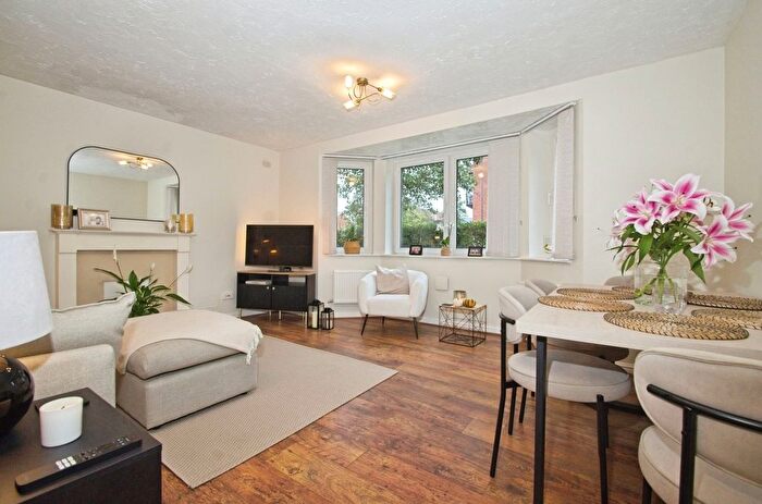 2 Bedroom Flat For Sale In Windlass Court, Barquentine Place, Cardiff, CF10