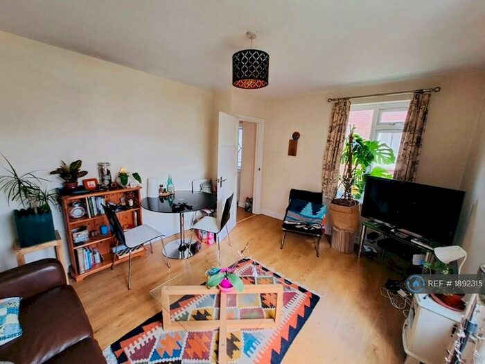 2 Bedroom Flat To Rent In The Avenues, Norwich, NR4