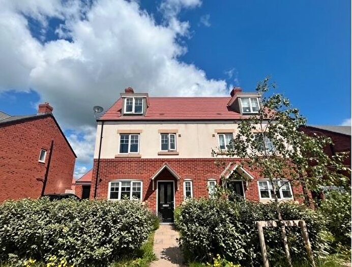 4 Bedroom Property To Rent In Baker Way, Lichfield, WS14