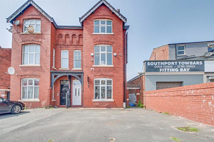 6 Bedroom Semi-detached House For Sale In Riding Street, Southport, Merseyside, PR8