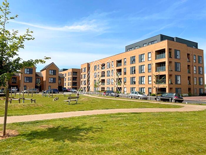 2 Bedroom Flat For Sale In Windstar Drive, South Ockendon, RM15