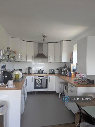 2 Bedroom Flat To Rent In Ethelburga Tower, London, SW11