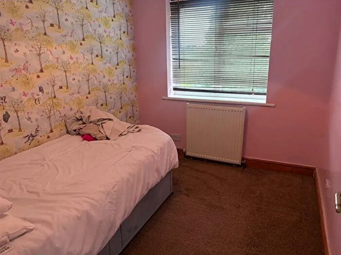 3 Bedroom Semi Detached House To Rent In Woodhouse Road, Birmingham, B32