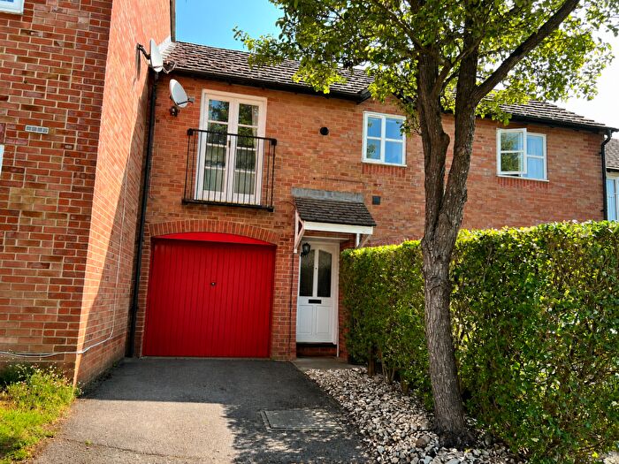 2 Bedroom Coach House For Sale In Gander Drive, Basingstoke, Hampshire, RG24