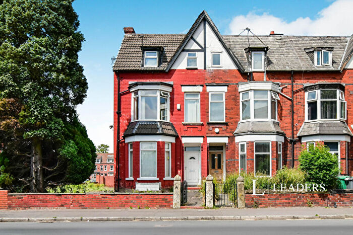 7 Bedroom House To Rent In Mauldeth Road, Manchester, M20