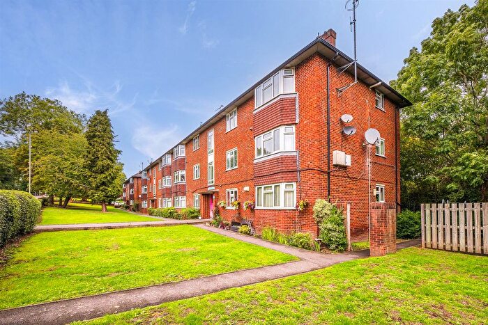 3 Bedroom Flat For Sale In Bromley Road, Shortlands, Bromley, BR2