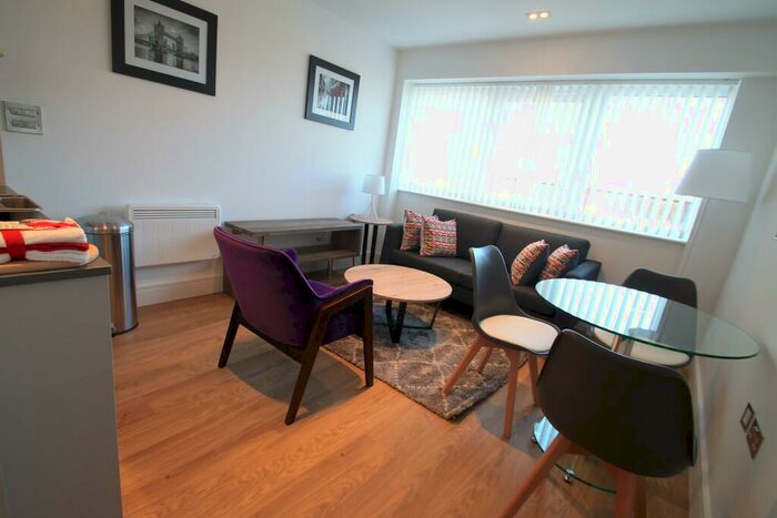 1 Bedroom Apartment To Rent In Laporte Way, Luton, LU4