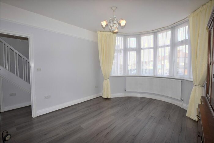 3 Bedroom Semi-Detached House To Rent In Grosvenor Crescent, Kingsbury, London, NW9