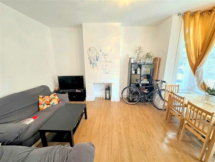 4 Bedroom Terraced House To Rent In Maryland Square, Stratford, E15