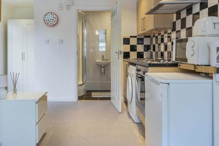 Studio To Rent In Wisteria Road, London, SE13