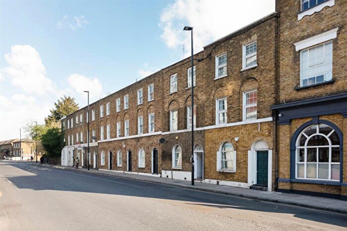 1 Bedroom Flat For Sale In Ground Floor Flat, New North Road, N1