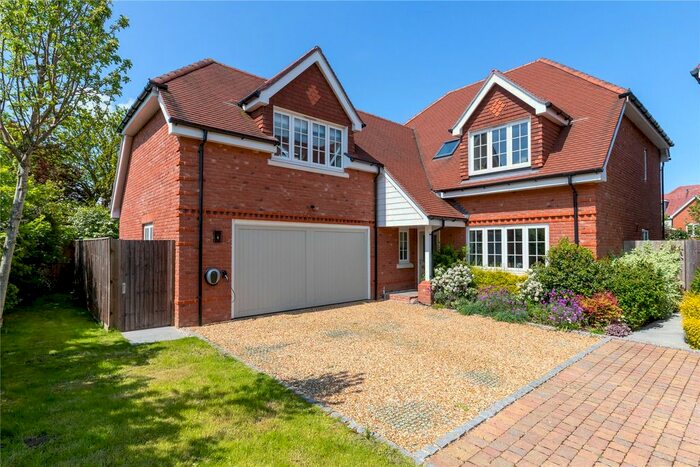5 Bedroom Detached House To Rent In Watersplash Lane, Warfield, Bracknell, Berkshire, RG42