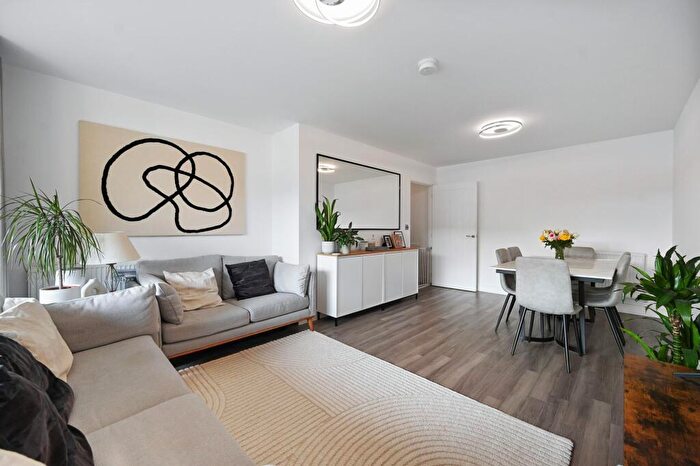 2 Bedroom Flat For Sale In Bourne Court, South Ruislip, HA4