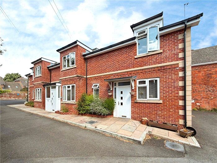 2 Bedroom Flat To Rent In The Hundred, Romsey, Hampshire, SO51