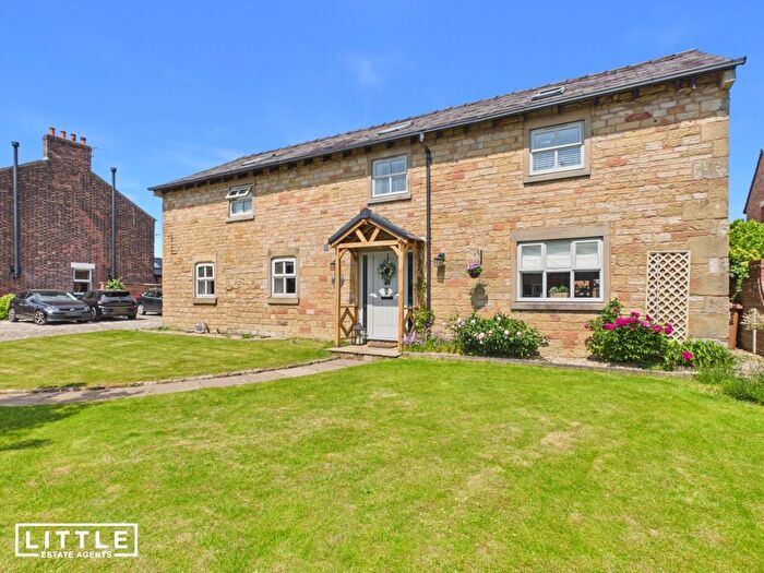 3 Bedroom Semi Detached House For Sale In Newton Road, Billinge, WN5