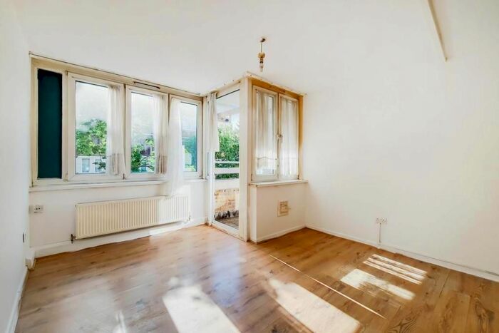 1 Bedroom Flat To Rent In East Surrey Grove, London, SE15