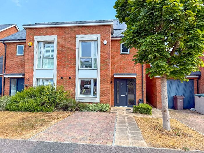 3 Bedroom Semi-Detached House For Sale In Castleridge Drive, Greenhithe, DA9