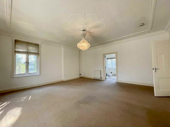 2 Bedroom Apartment To Rent In Downs Avenue, Epsom, KT18