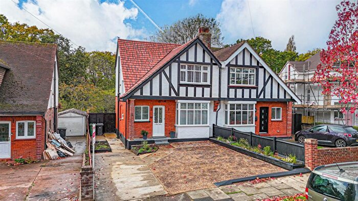 3 Bedroom Semi-detached House For Sale In St. Helens Road, Hastings, TN34