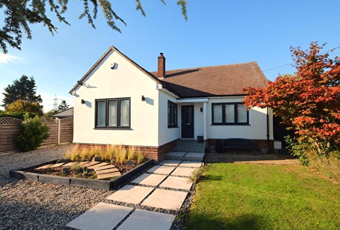 4 Bedroom Detached Bungalow To Rent In South Hanningfield Road, Rettendon Common, Chelmsford, CM3