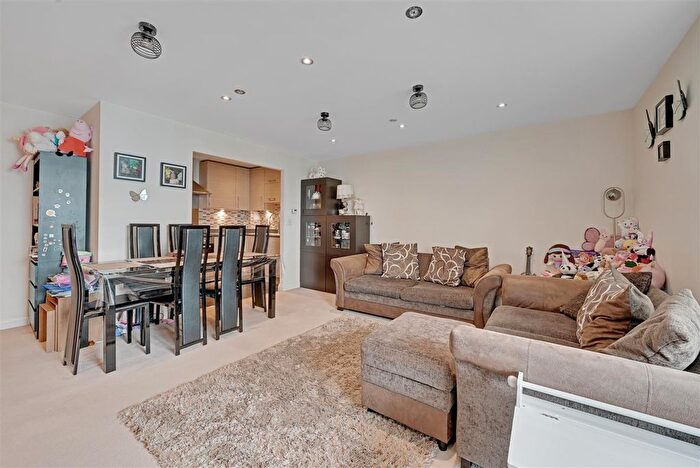 3 Bedroom Flat For Sale In Needleman Close, London, NW9
