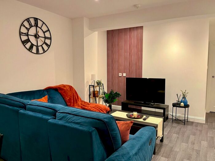 3 Bedroom Flat To Rent In Branston Street, Birmingham, B18